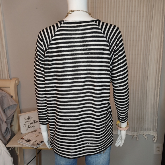TWO BY VINCE CAMUTO STRIPED SEQUINS SWEATER, BLACK/WHITE XS - Picture 5 of 9